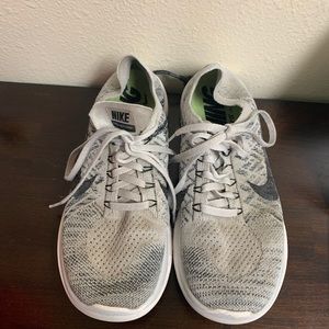 Men’s 8.5 Nike free flyknit 4.0